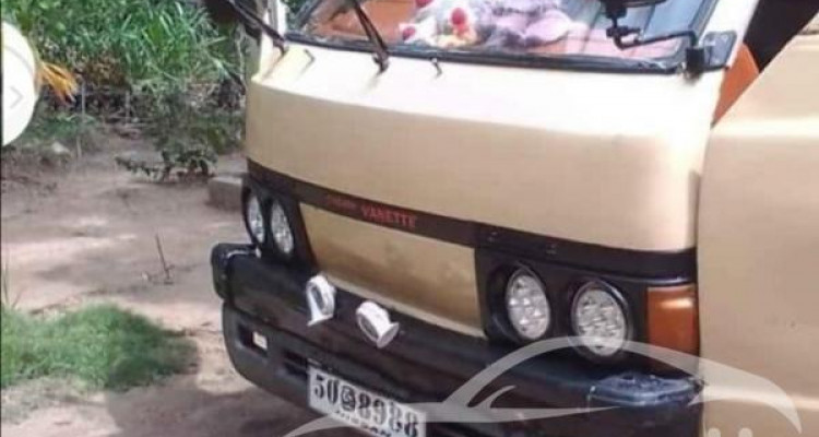 NISSAN VANETTE 1984