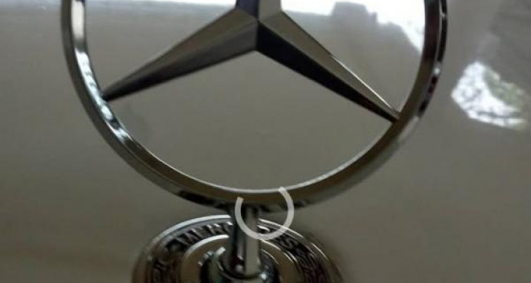 MERCEDES BENZ E200 1998