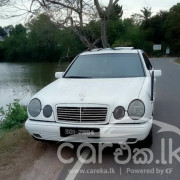 MERCEDES BENZ E200 1998