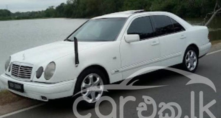 MERCEDES BENZ E200 1998