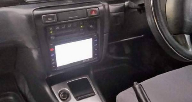 NISSAN BLUEBIRD SU14 1996