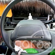 TOYOTA HIACE LH30 1982