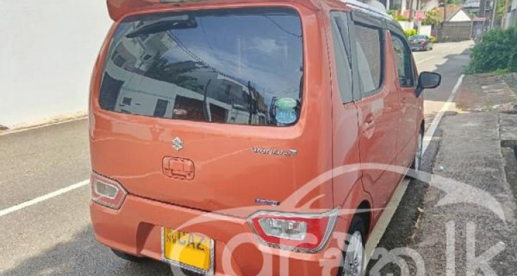SUZUKI WAGON R FX 2017