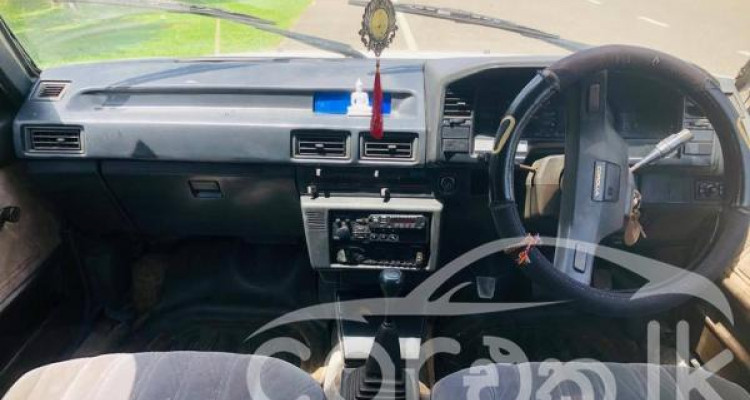 TOYOTA COROLLA AE81 1985