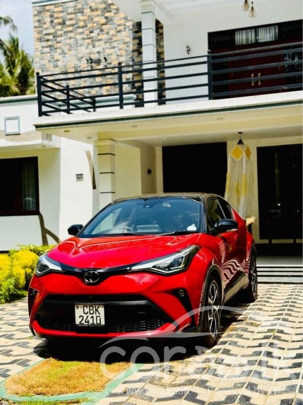 TOYOTA C-HR NGX 10 2020