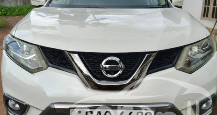 NISSAN X TRAIL 2015