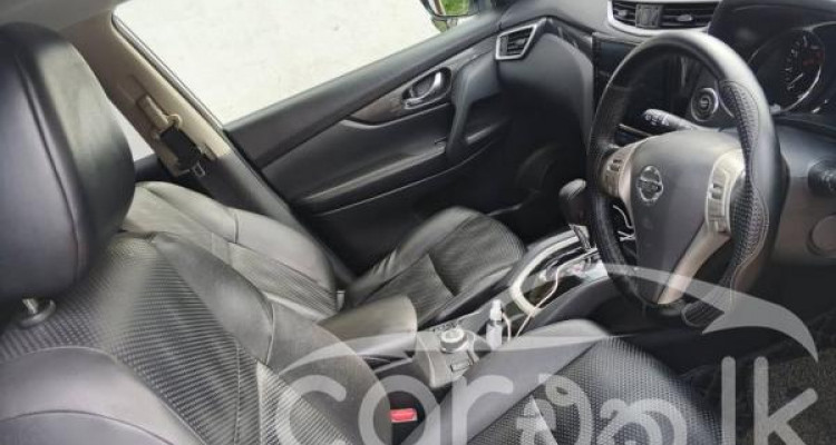 NISSAN X TRAIL 2015