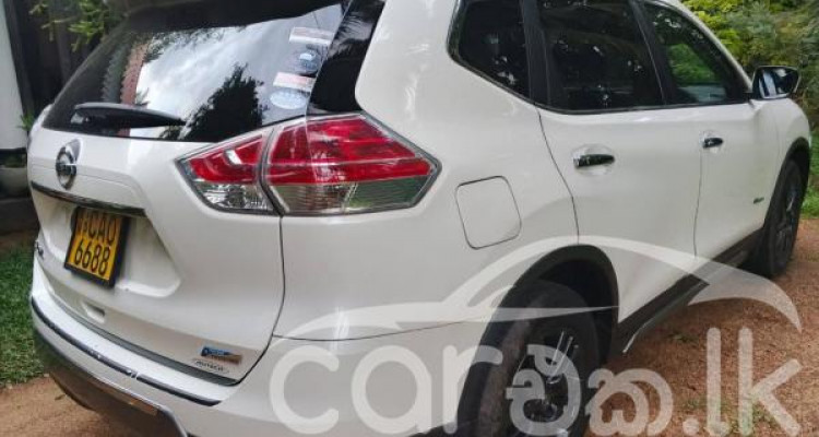 NISSAN X TRAIL 2015