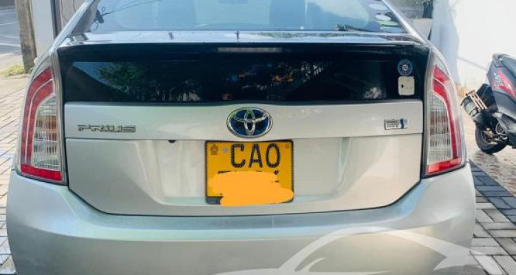 TOYOTA PRIUS 2013
