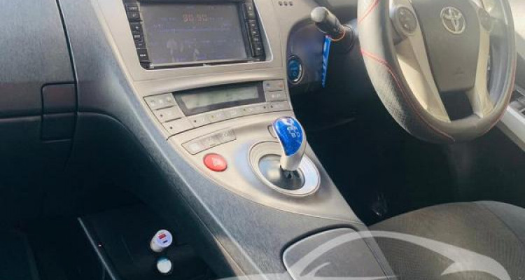 TOYOTA PRIUS 2013