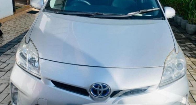 TOYOTA PRIUS 2013