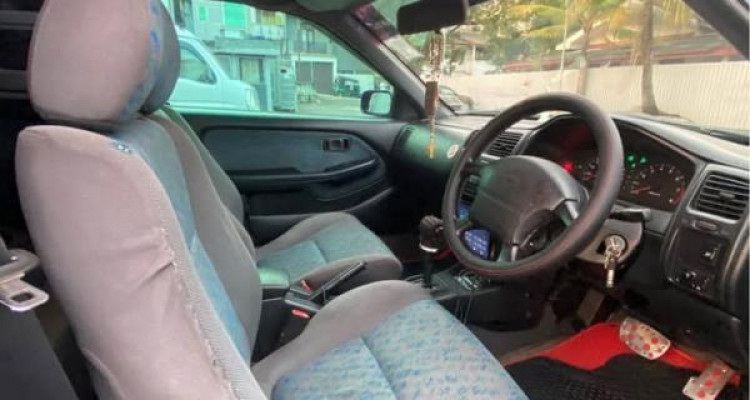 NISSAN PULSAR 2001