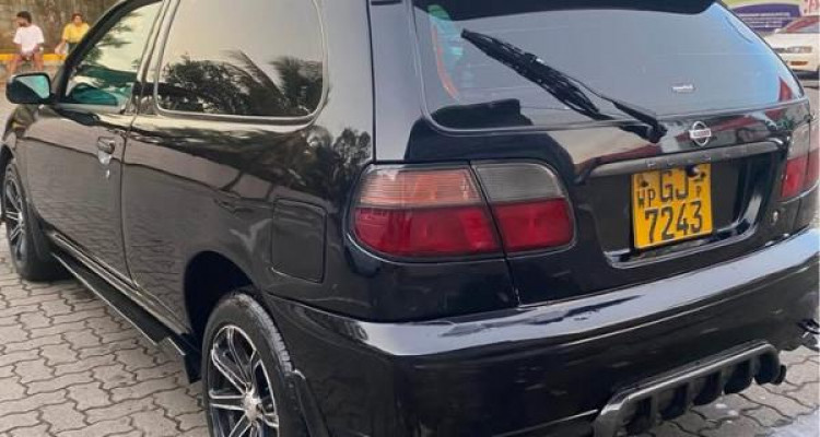 NISSAN PULSAR 2001