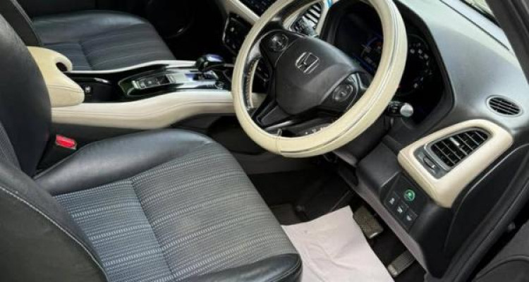 HONDA VEZEL 2015