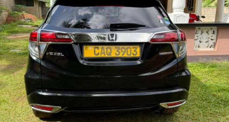 HONDA VEZEL 2015