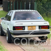 MAZDA FAMILIA 1986