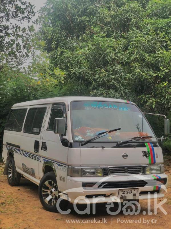 NISSAN CARAVAN 1993