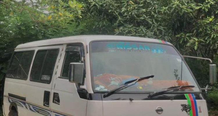 NISSAN CARAVAN 1993