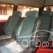 NISSAN CARAVAN 1988