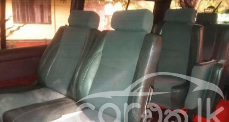 NISSAN CARAVAN 1988