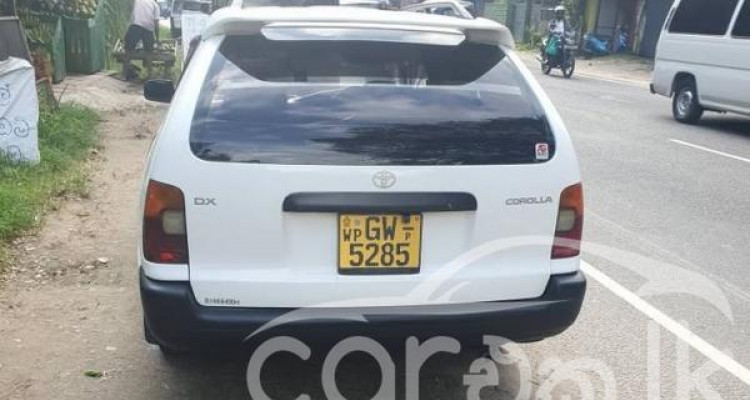 TOYOTA COROLLA 2000