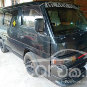 NISSAN CARAVAN 1992