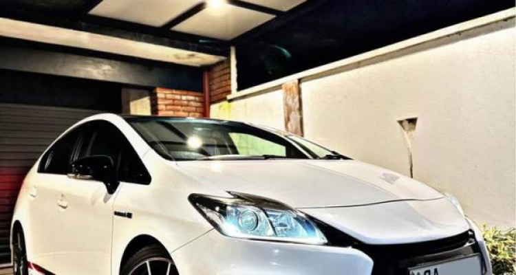 TOYOTA PRIUS 2012