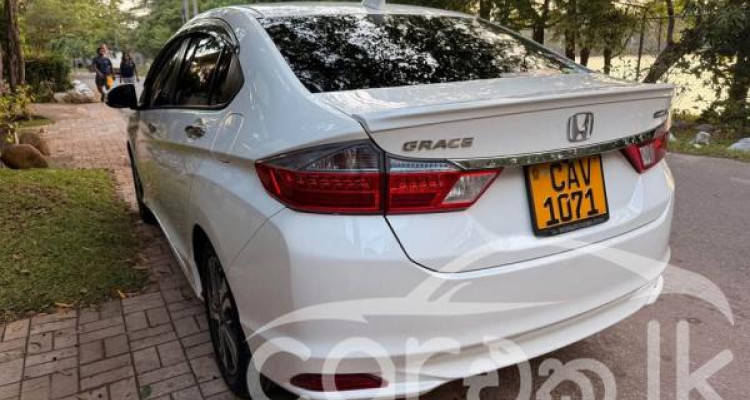 HONDA GRACE 2017
