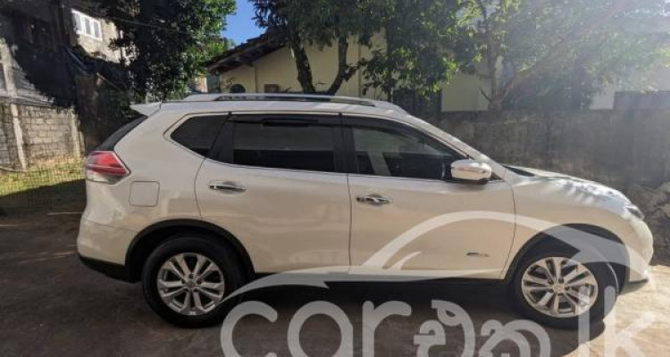 NISSAN X TRAIL 2015