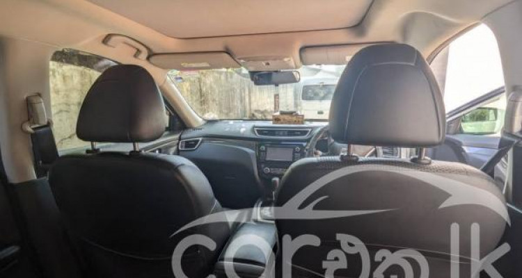 NISSAN X TRAIL 2015