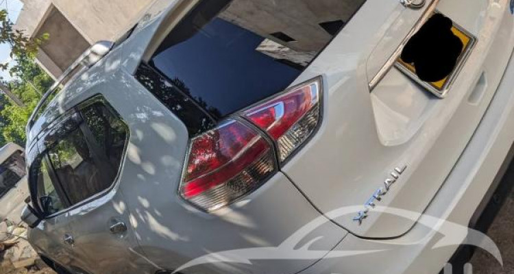 NISSAN X TRAIL 2015