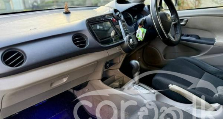 HONDA INSIGHT 2011