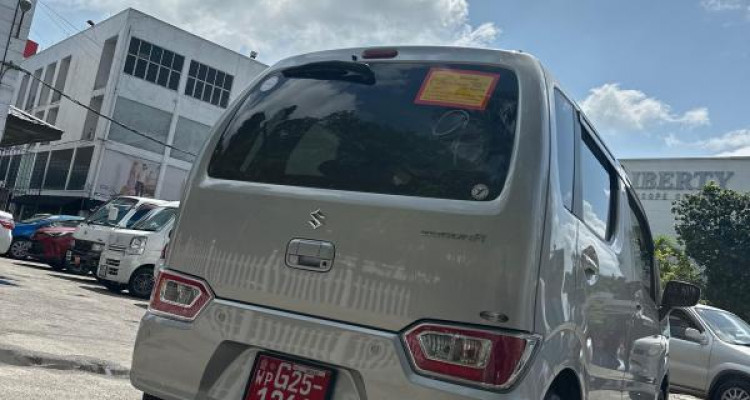 SUZUKI WAGON R FX 2024
