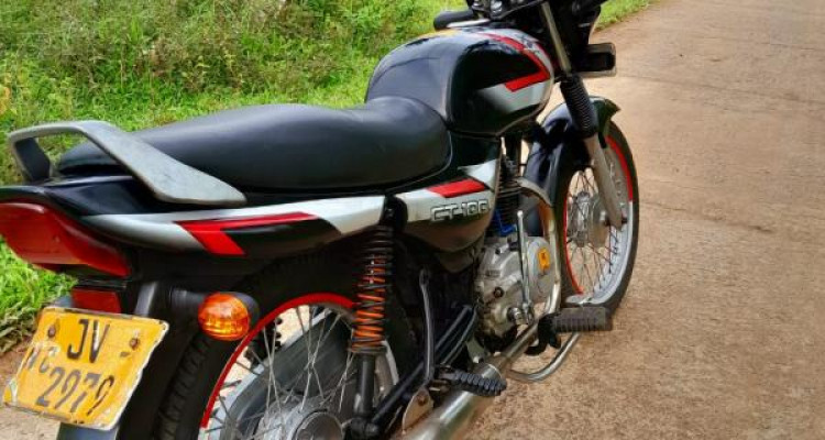 BAJAJ CT100 2005