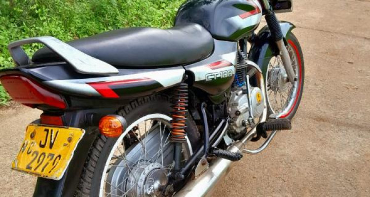 BAJAJ CT100 2005