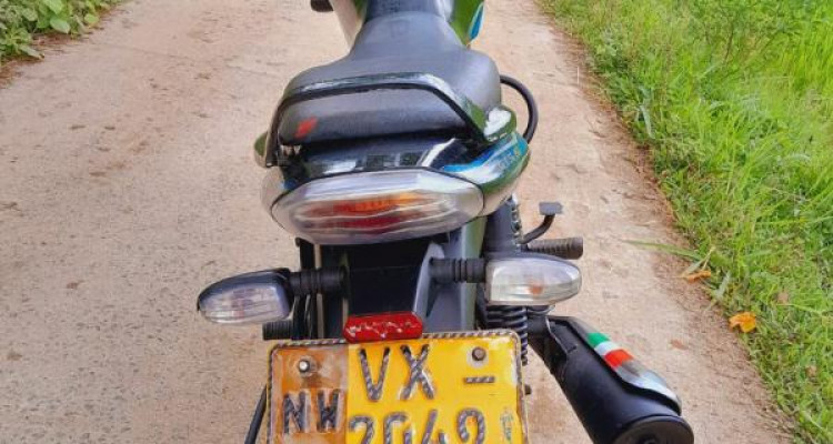 BAJAJ DISCOVER 100 2010