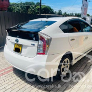 TOYOTA PRIUS 2015