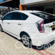 TOYOTA PRIUS 2015