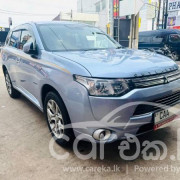 MITSUBISHI OUTLANDER PHEV 2013