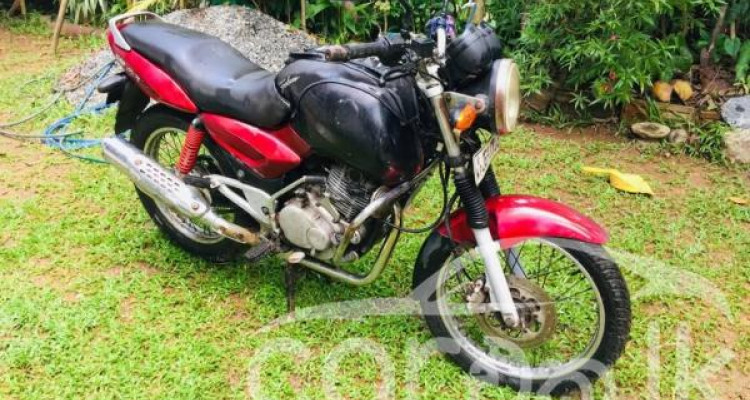 BAJAJ PULSAR 180 2004