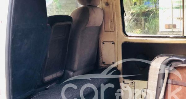 TOYOTA HIACE LH20 1980