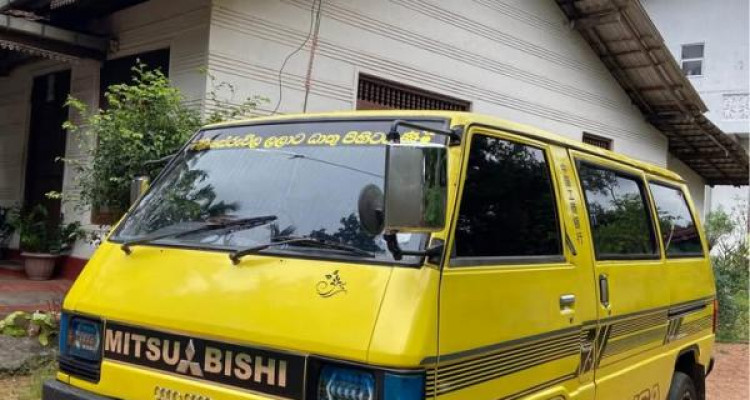 MITSUBISHI DELICA L300 1982