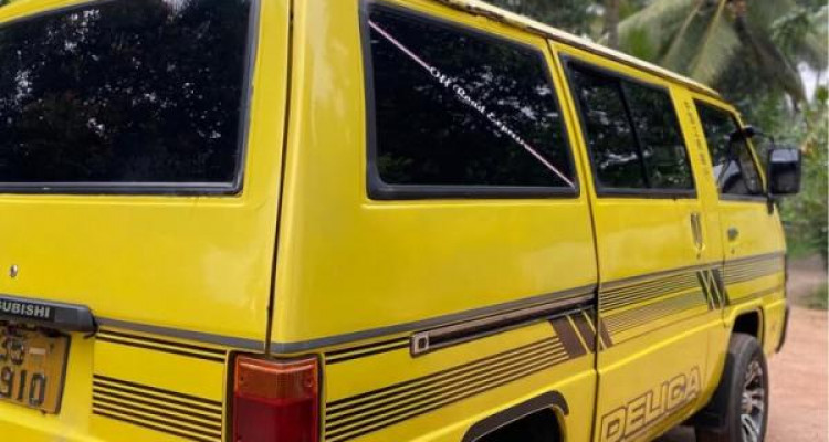 MITSUBISHI DELICA L300 1982