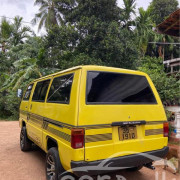 MITSUBISHI DELICA L300 1982