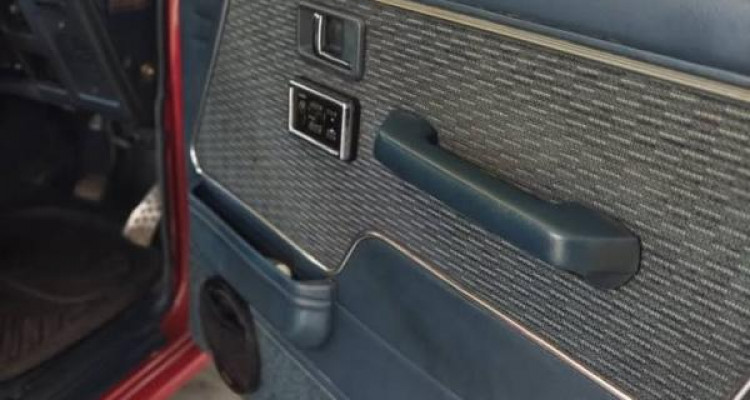 MITSUBISHI PAJERO 1988
