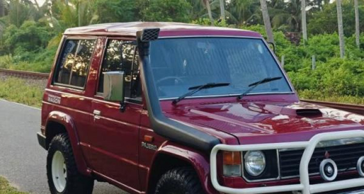 MITSUBISHI PAJERO 1988