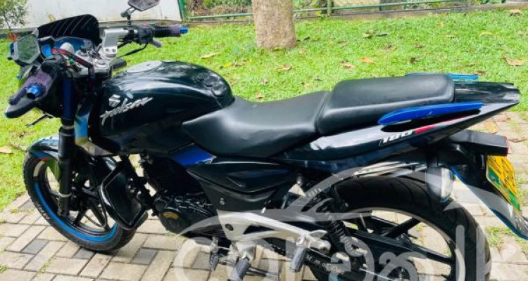 BAJAJ PULSAR 180 2010