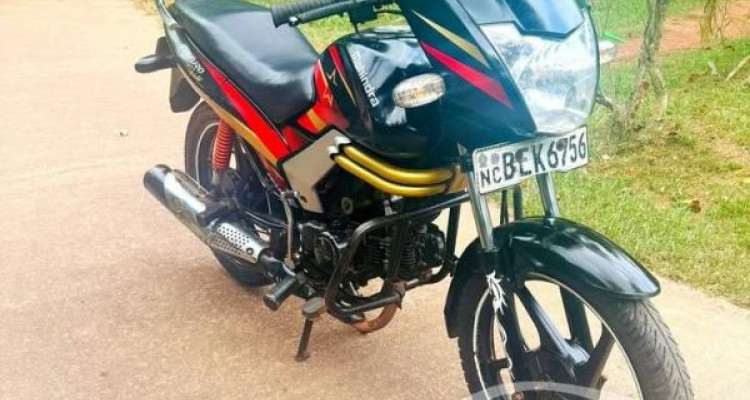 MAHINDRA CENTURO 2016