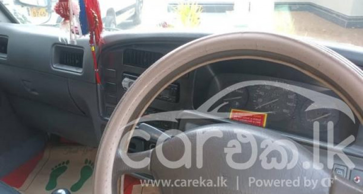 NISSAN CARAVAN 1994