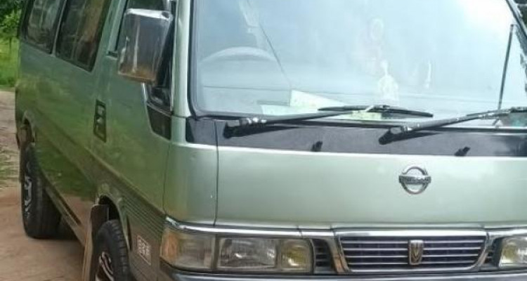NISSAN CARAVAN 1994